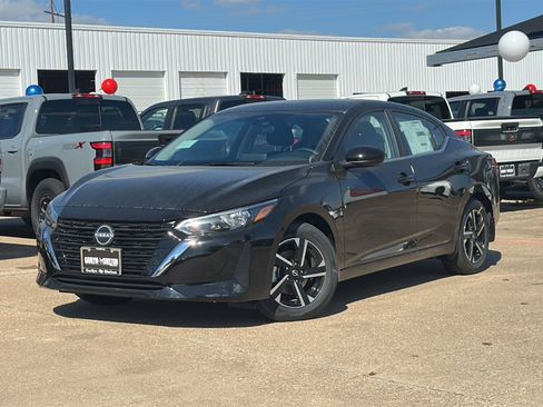 New 2025 Nissan Sentra SV image 2