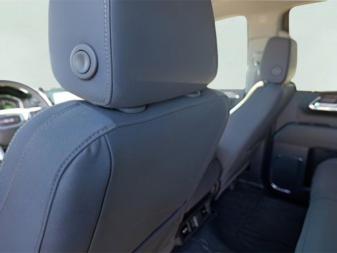 New 2025 GMC Sierra 1500 Elevation image 21