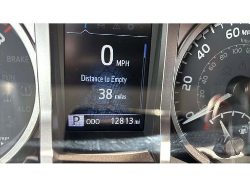 Used 2023 Toyota Tacoma SR5 AWD/4WD image 15