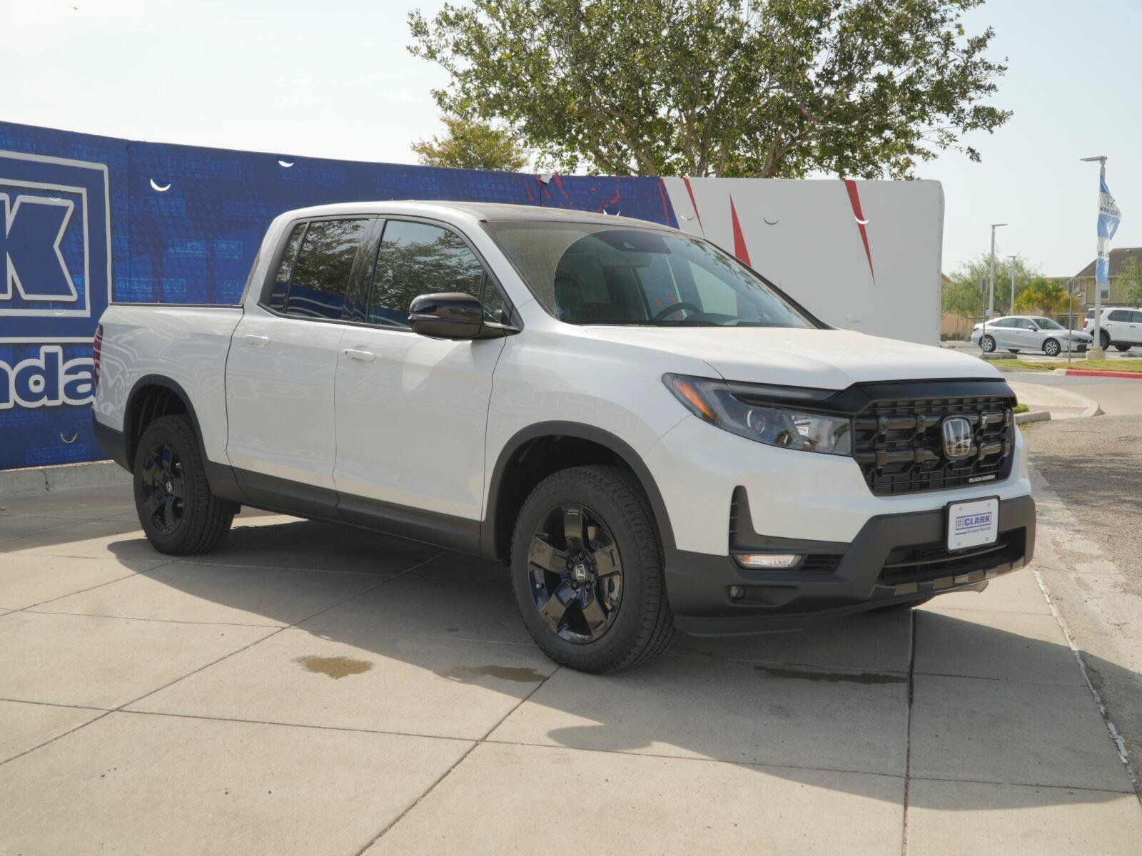 New 2026 Honda Ridgeline Black Edition image 3