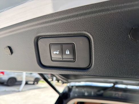 Used 2024 Nissan Pathfinder Platinum w/ Black Appearance Package FWD image 36