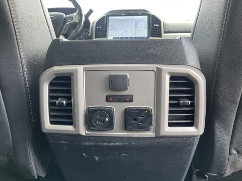 Used 2022 Ford F250 Lariat w/ Black Appearance Package image 35