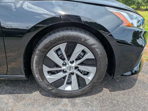 Used 2020 Nissan Altima 2.5 S FWD image 11
