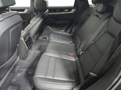 Certified 2025 Porsche Cayenne S image 24