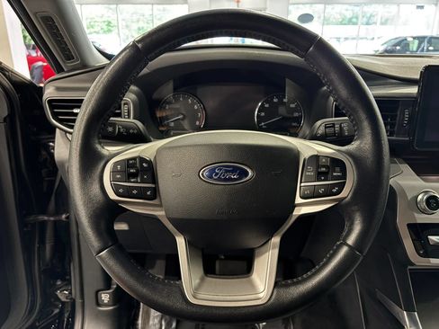 Used 2021 Ford Explorer XLT w/ Equipment Group 202A RWD image 31