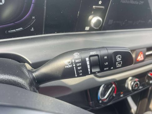 Used 2024 Kia Seltos LX AWD/4WD image 23