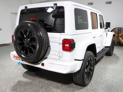 Used 2021 Jeep Wrangler Unlimited Sahara AWD/4WD image 7