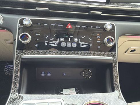 New 2026 Genesis GV80 3.5T e-SC AWD/4WD image 17