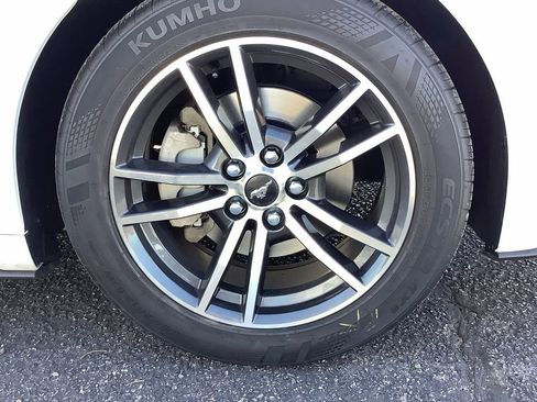 Used 2016 Ford Mustang Premium image 27