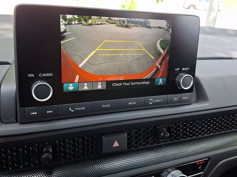 Used 2024 Honda CR-V EX image 4