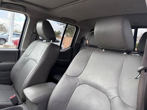 Used 2019 Nissan Frontier SL image 10