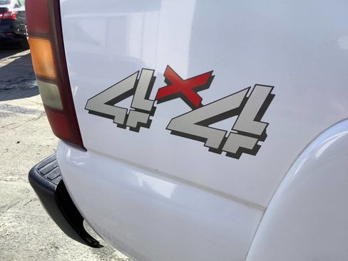 Used 2003 GMC Sierra 2500 SLE w/ Skid Plate Package image 31