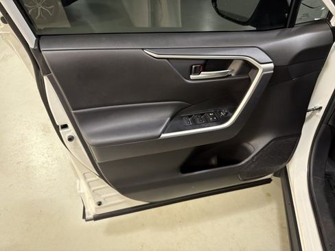 Used 2024 Toyota RAV4 XLE w/ Convenience Package FWD image 18