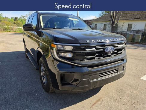 Used 2025 Ford Expedition Active image 6
