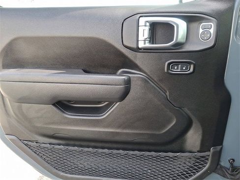 Used 2025 Jeep Wrangler Willys image 20