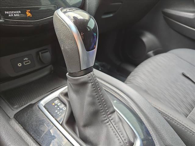 Used 2020 Nissan Rogue S FWD image 12