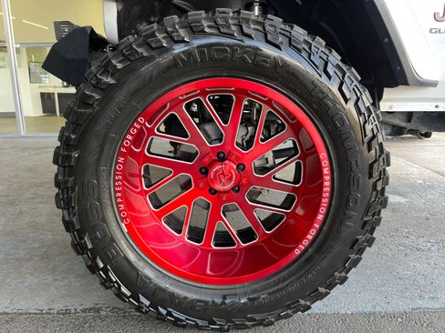 Used 2020 Jeep Gladiator Rubicon AWD/4WD image 26