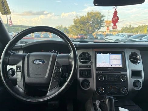 Used 2016 Ford Expedition EL XLT w/ Equipment Group 202A AWD/4WD image 11