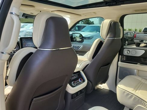 Certified 2021 Lincoln Navigator Black Label AWD/4WD image 10