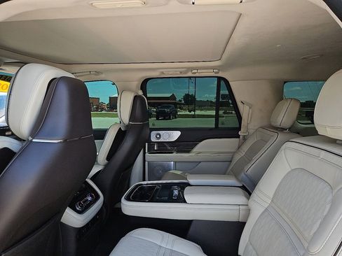 Used 2020 Lincoln Navigator L Black Label w/ Cargo Convenience Package AWD/4WD image 16