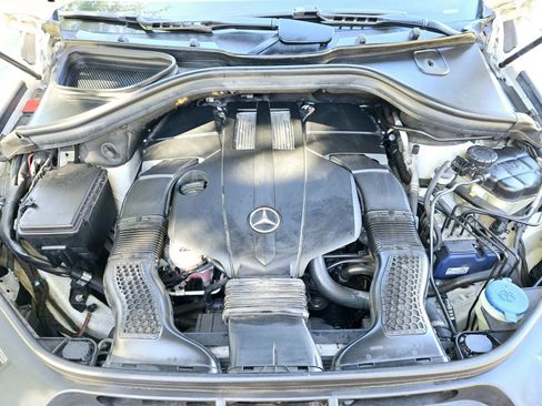 Used 2015 Mercedes-Benz GL 450 4MATIC w/ Lighting Package image 11