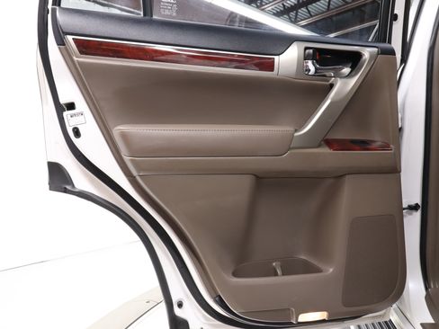 Used 2010 Lexus GX 460 image 25