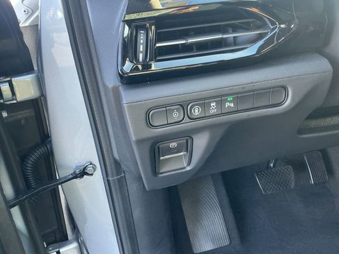 Certified 2025 Acura MDX w/ Technology Package image 11