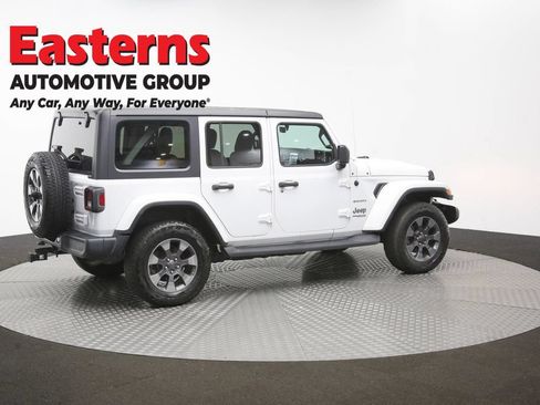 Used 2018 Jeep Wrangler Unlimited Sahara AWD/4WD image 98