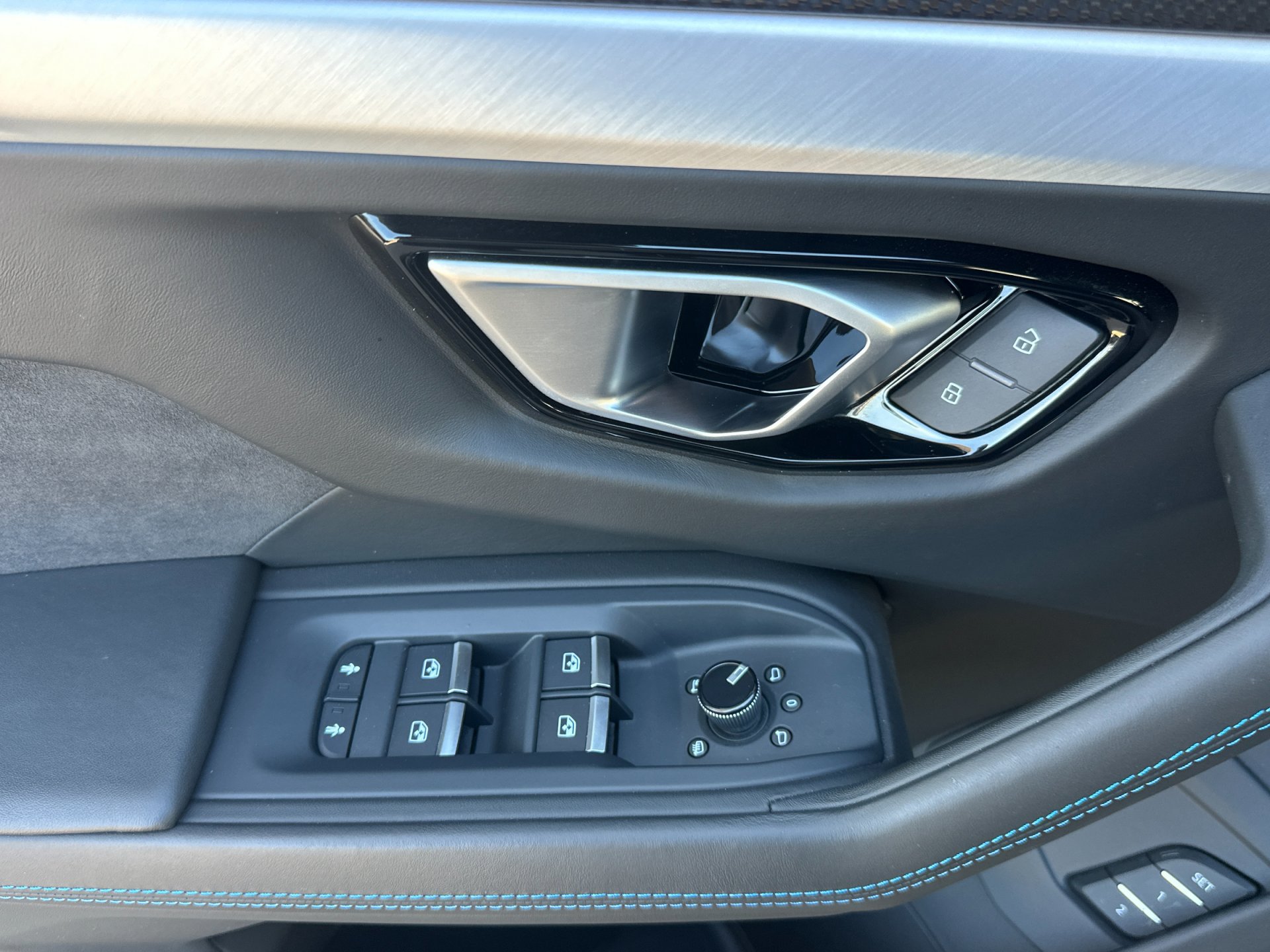 Used 2020 Lamborghini Urus AWD/4WD image 15
