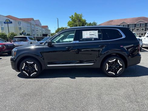 Used 2025 Kia Telluride EX w/ EX Captain's Chair Package FWD image 6
