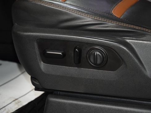 Used 2020 GMC Sierra 2500 AT4 w/ Technology Package image 37