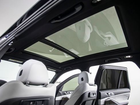 Used 2023 BMW X5 sDrive40i w/ M Sport Package image 23