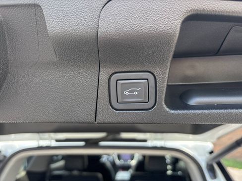 Used 2023 GMC Acadia SLT w/ Preferred Package FWD image 37