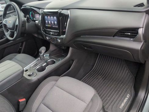 Certified 2023 Chevrolet Traverse LT FWD image 27