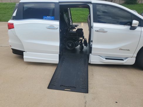Used 2023 Honda Odyssey Touring image 47