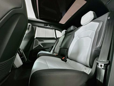 New 2026 Porsche Cayenne Electric AWD/4WD image 22
