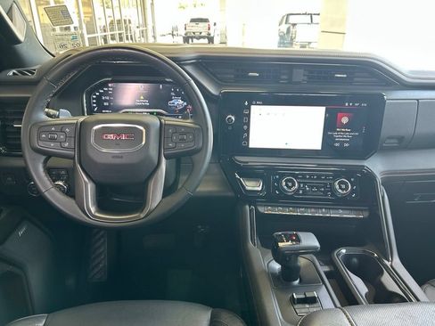 Used 2024 GMC Sierra 1500 AT4 w/ Technology Package AWD/4WD image 14