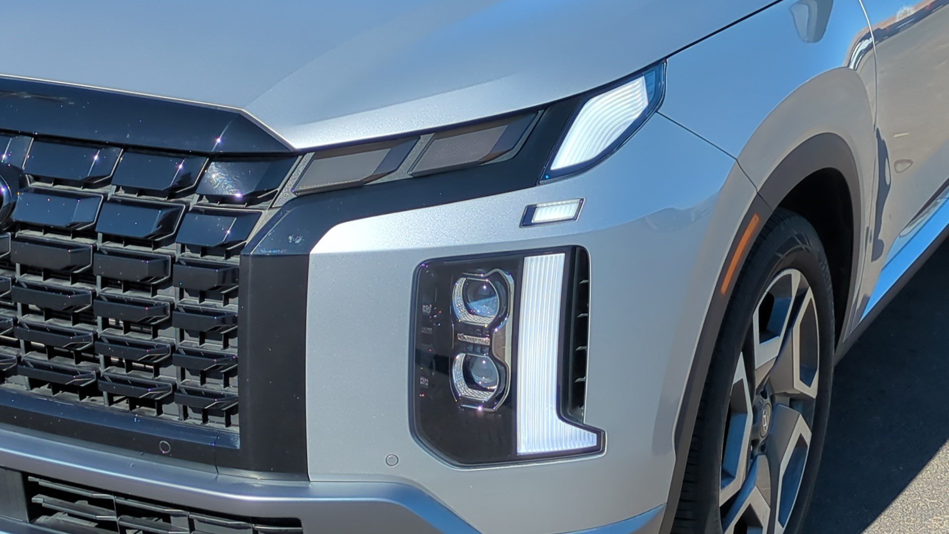 Used 2025 Hyundai Palisade Limited AWD/4WD image 9
