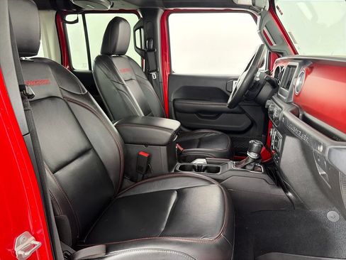 Used 2018 Jeep Wrangler Unlimited Rubicon w/ Cold Weather Group AWD/4WD image 31