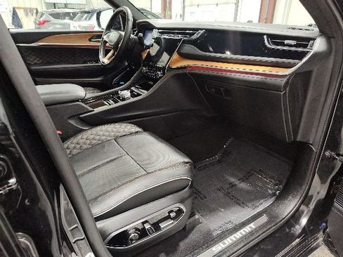 Used 2023 Jeep Grand Cherokee L Summit image 22