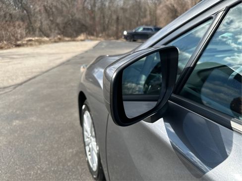 Used 2018 Subaru Impreza 2.0i Premium image 25