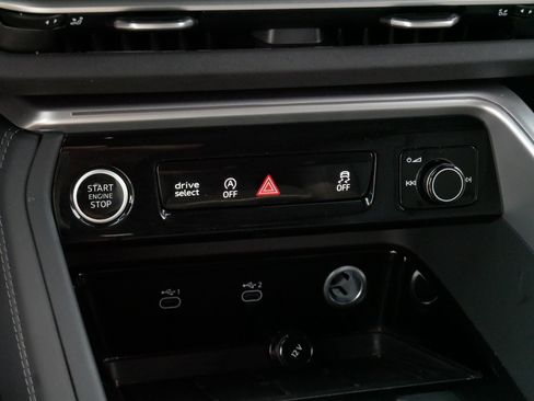 Used 2025 Audi Q5 Premium Plus w/ Premium Plus AWD/4WD image 23