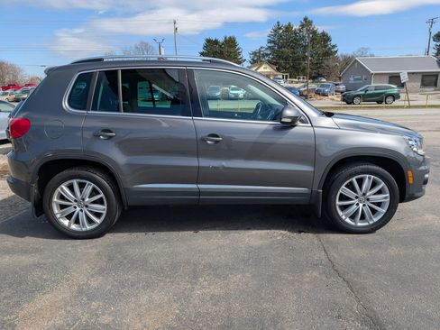 Used 2016 Volkswagen Tiguan SE image 6