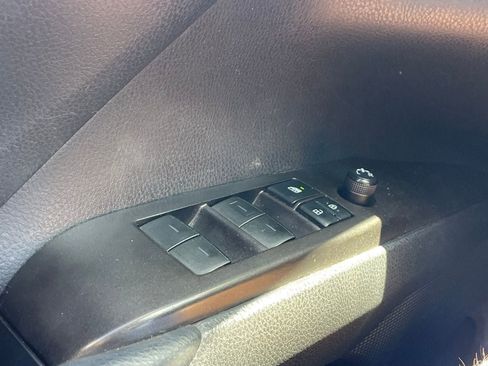 Used 2021 Toyota Camry SE FWD image 10