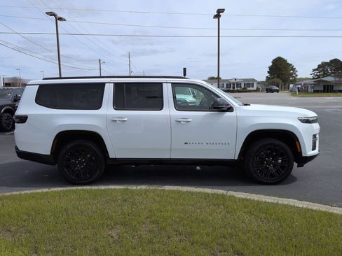 New 2026 Jeep Grand Wagoneer L Limited AWD/4WD image 4