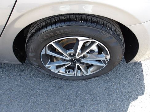Used 2022 Kia Forte LXS FWD image 23