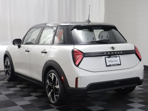 New 2026 MINI Cooper 4-Door Hardtop FWD image 15