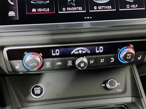 Used 2025 Audi Q3 2.0T Premium Plus image 17