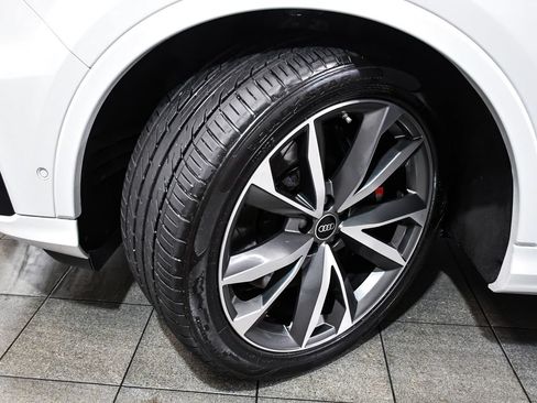 Used 2024 Audi SQ7 Prestige w/ Prestige Package AWD/4WD image 7