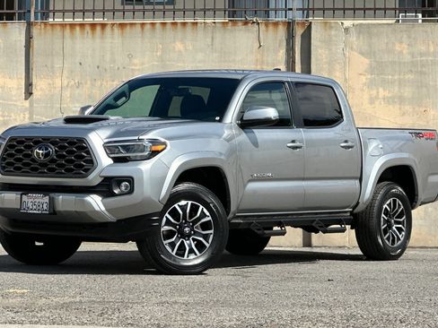 Used 2023 Toyota Tacoma TRD Sport AWD/4WD image 8